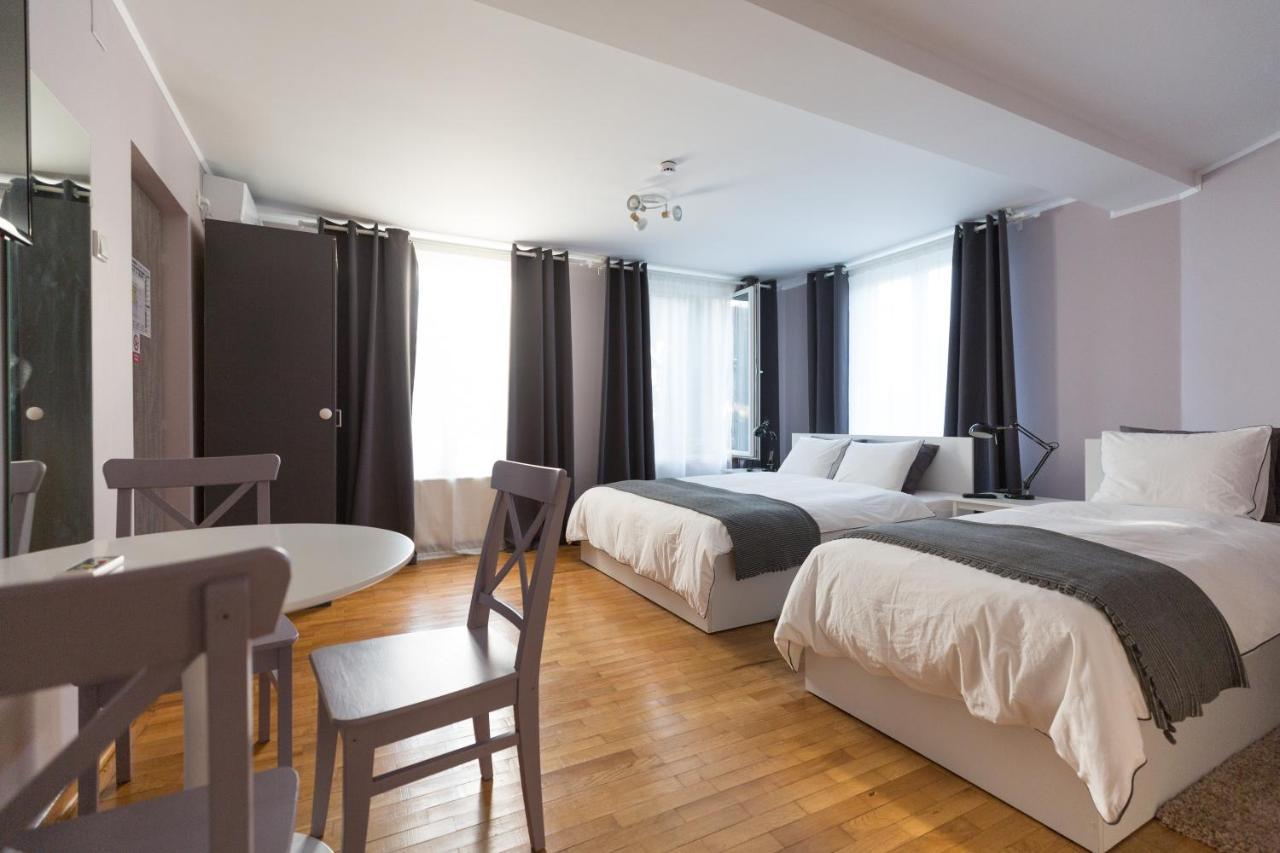 Отель Casa Ris Тыргу-Жиу Экстерьер фото